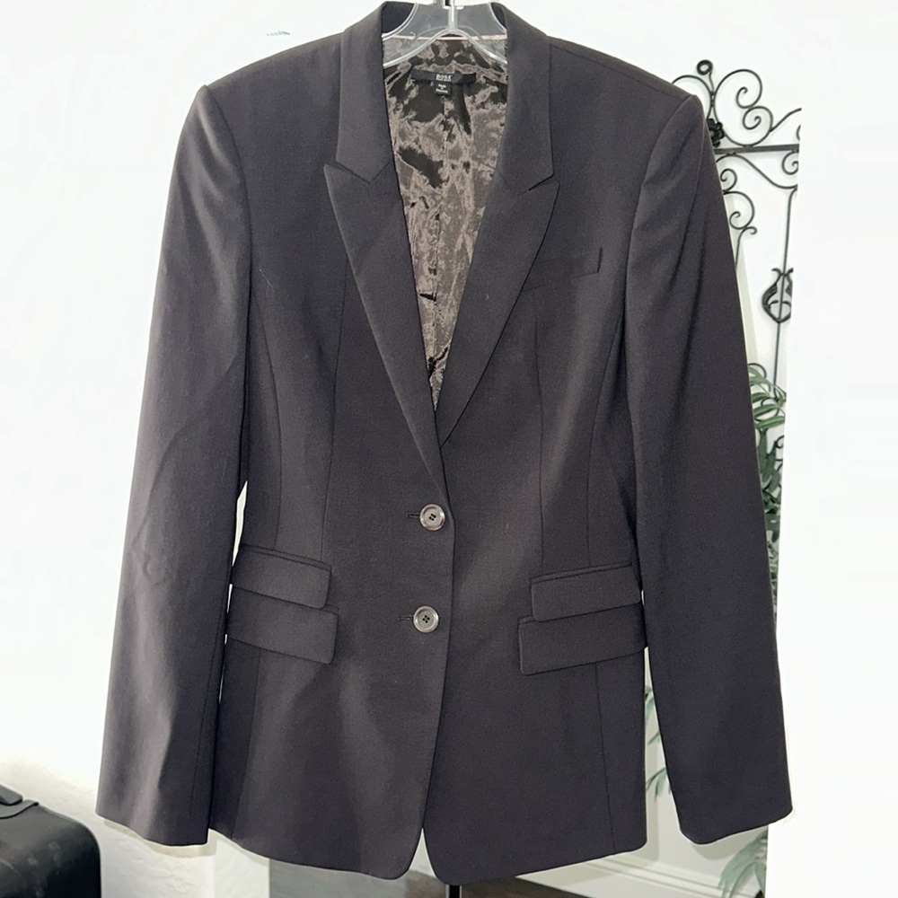 HUGO BOSS Dark Brown Virgin Wool 2 Button 5 pocket Blazer Fully Lined Size 6